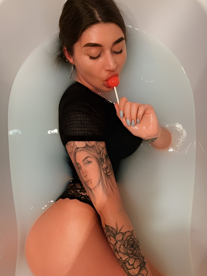 Зиглинда привлекательная девушка из Павловская цена от 2500 руб