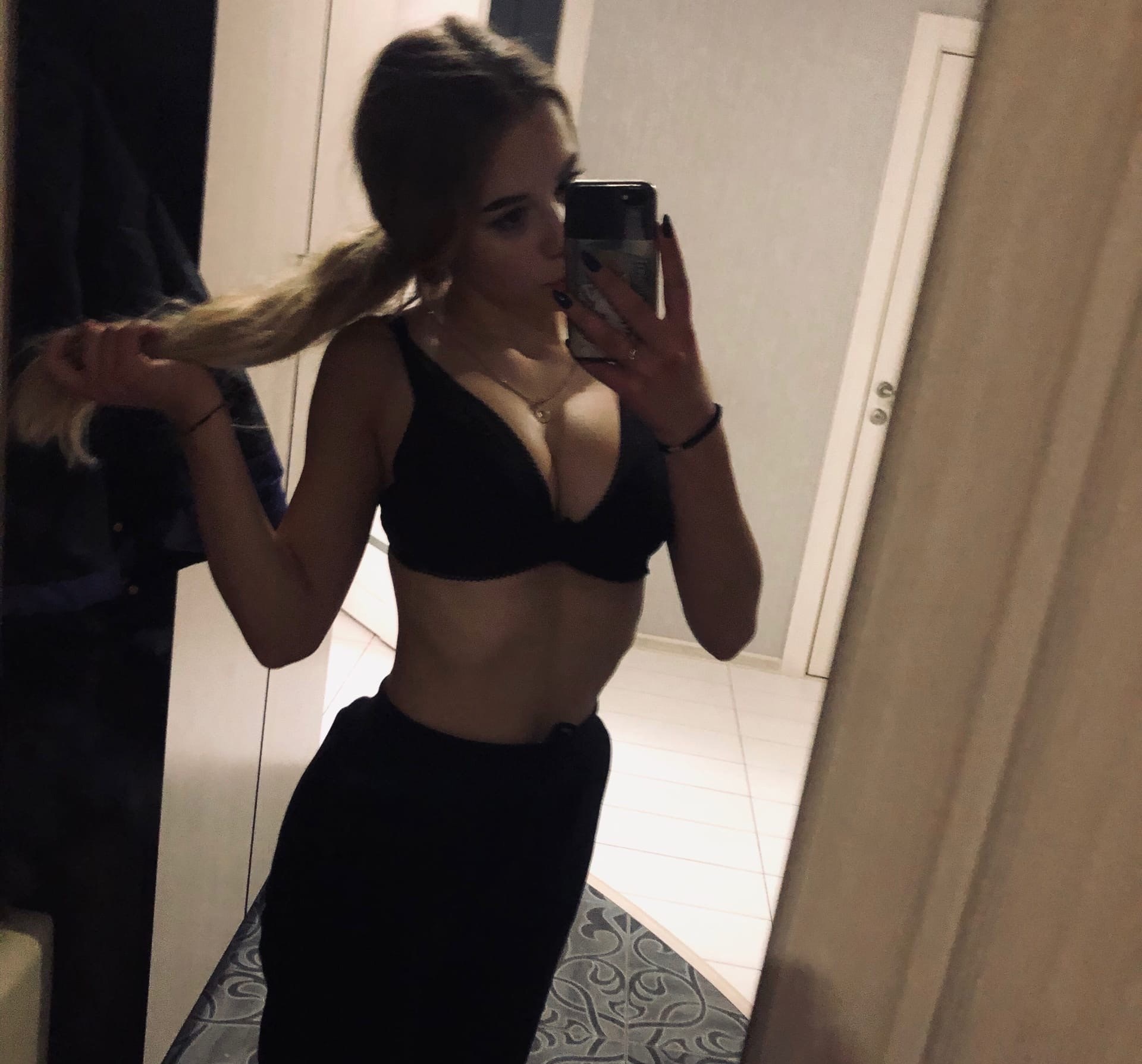 Нинель привлекальеная девушка из Павловская цена от 3000 руб