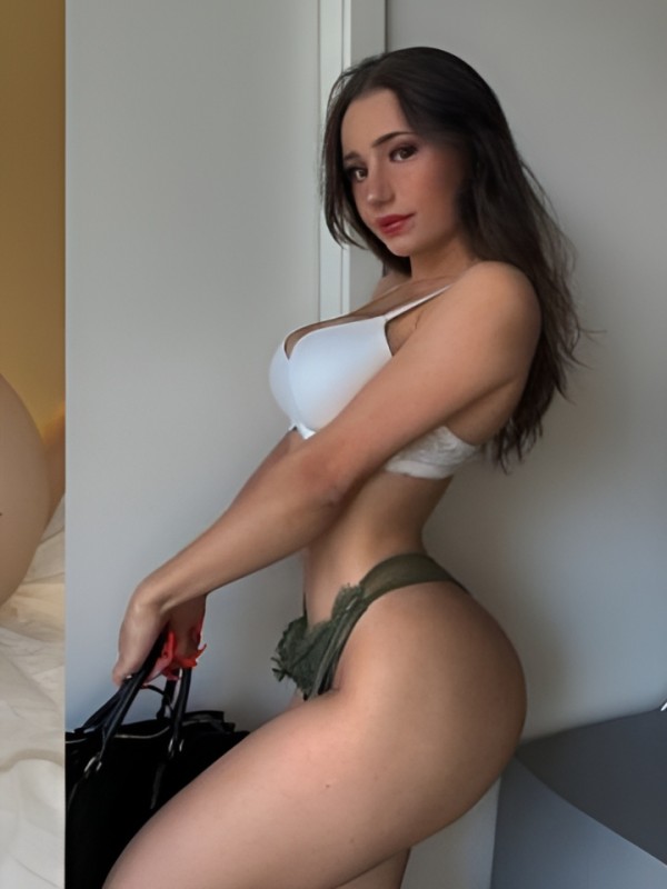 Алена привлекательная девушка из Павловская цена от 10000 руб