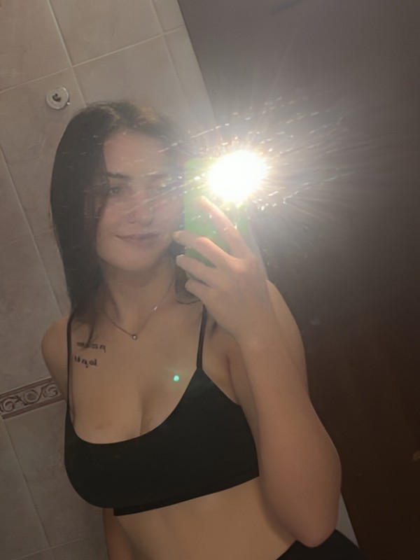 Богдана привлекательная девушка из Павловская цена от 10000 руб