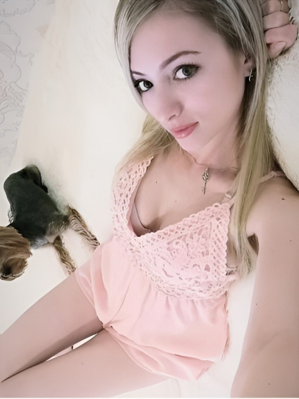 Элина привлекательная девушка из Павловская цена от 5000 руб