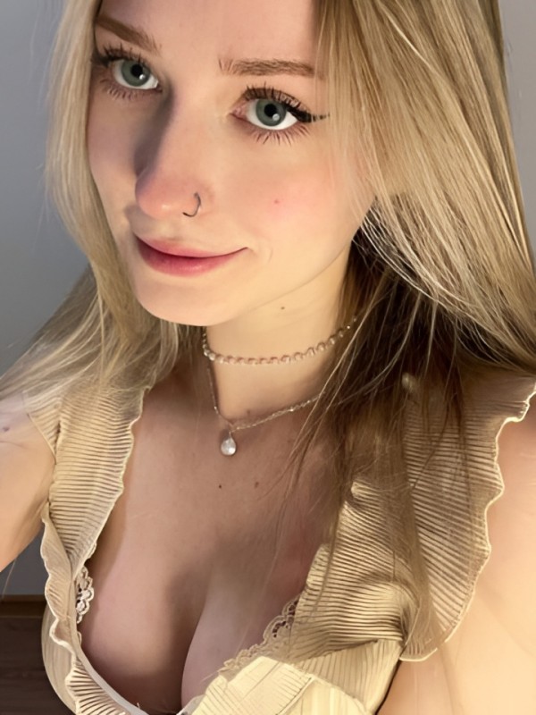 Галина привлекательная девушка из Павловская цена от 5000 руб