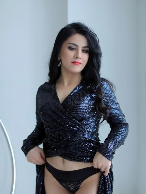 Лена привлекательная девушка из Павловская цена от 3500 руб