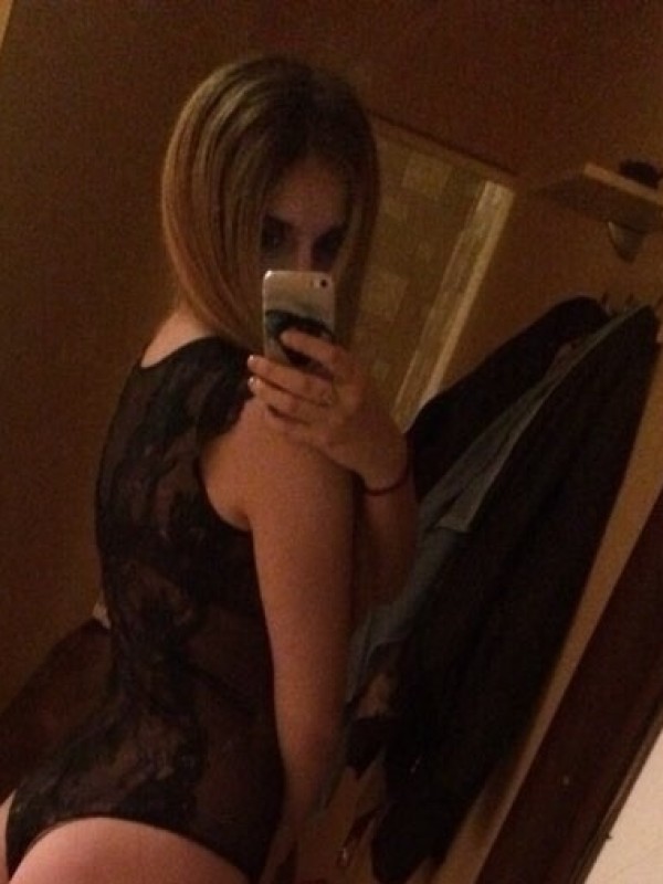 Инга привлекательная девушка из Павловская цена от 3500 руб