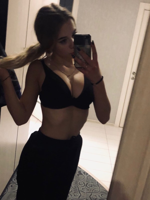 Нинель привлекательная девушка из Павловская цена от 3000 руб