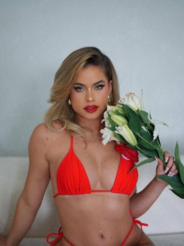 Светка привлекательная девушка из Павловская цена от 4000 руб