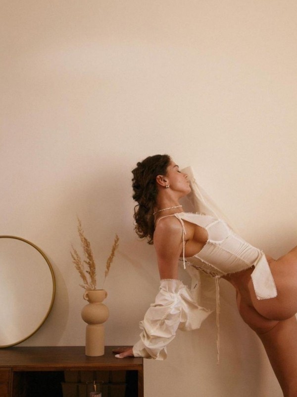 Оливия привлекательная девушка из Павловская цена от 8000 руб