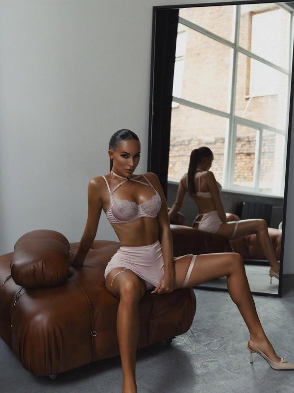 ИНГА привлекательная девушка из Павловская цена от 7000 руб